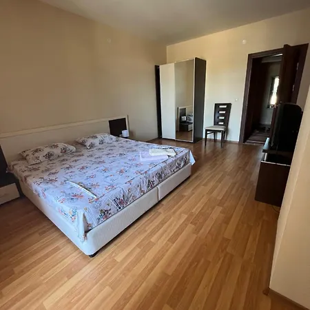 Huge Iglika 2 Bedroom Apartment Golden Sands